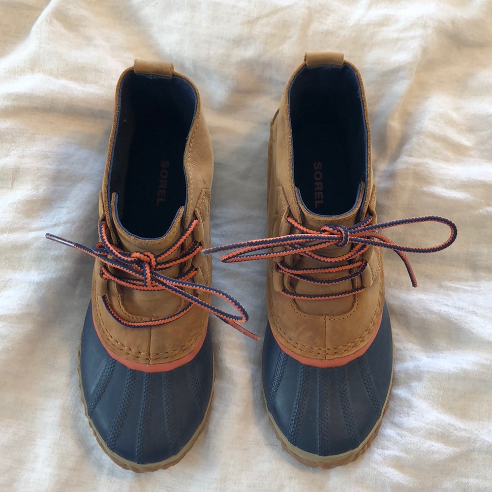 Sorel Women’s Out N About Leather boots